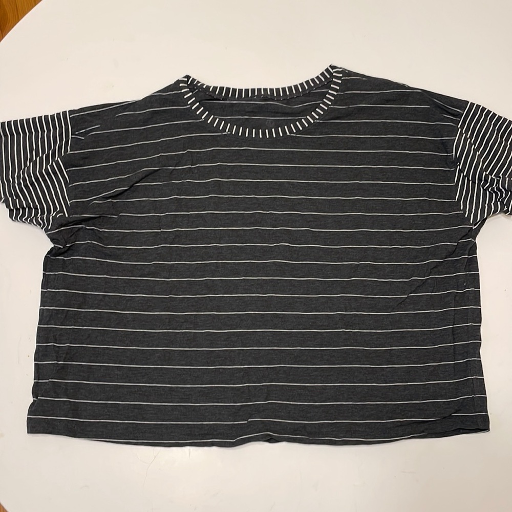 Boxy crop striped lululemon t shirt